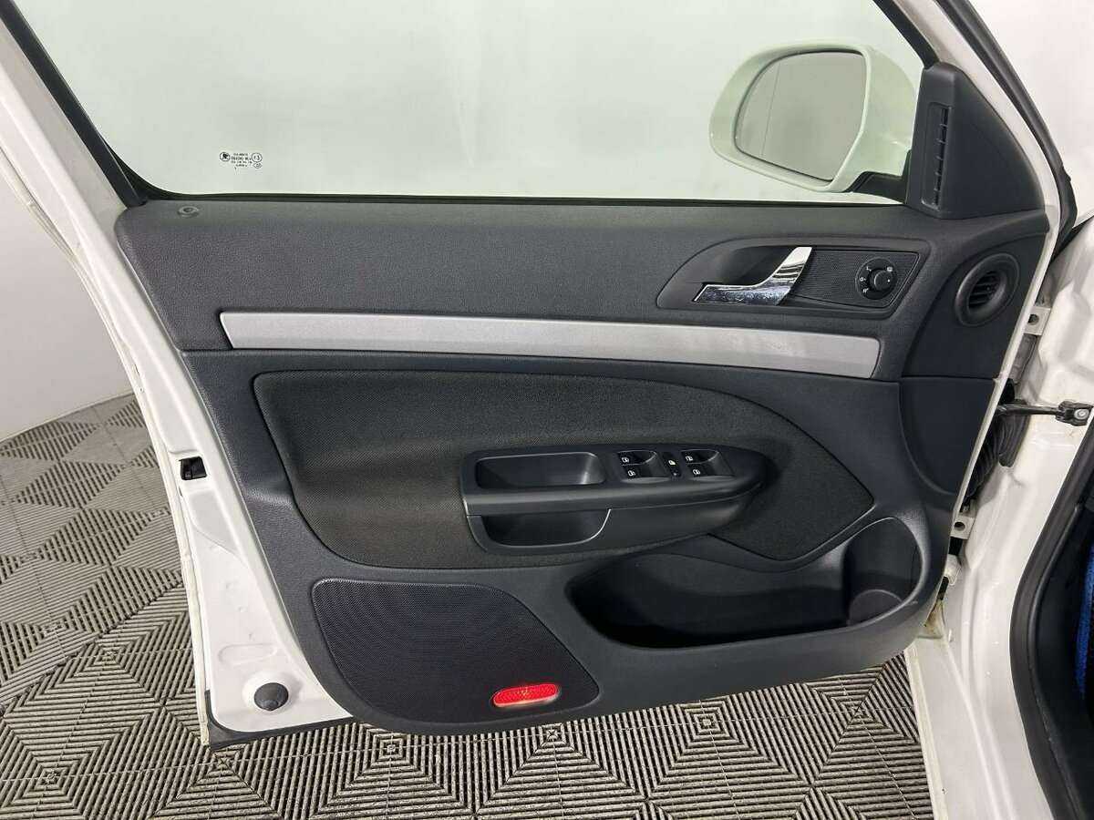 Купить Шкода Октавия, 2012, 132 127 км.. Фото: #7