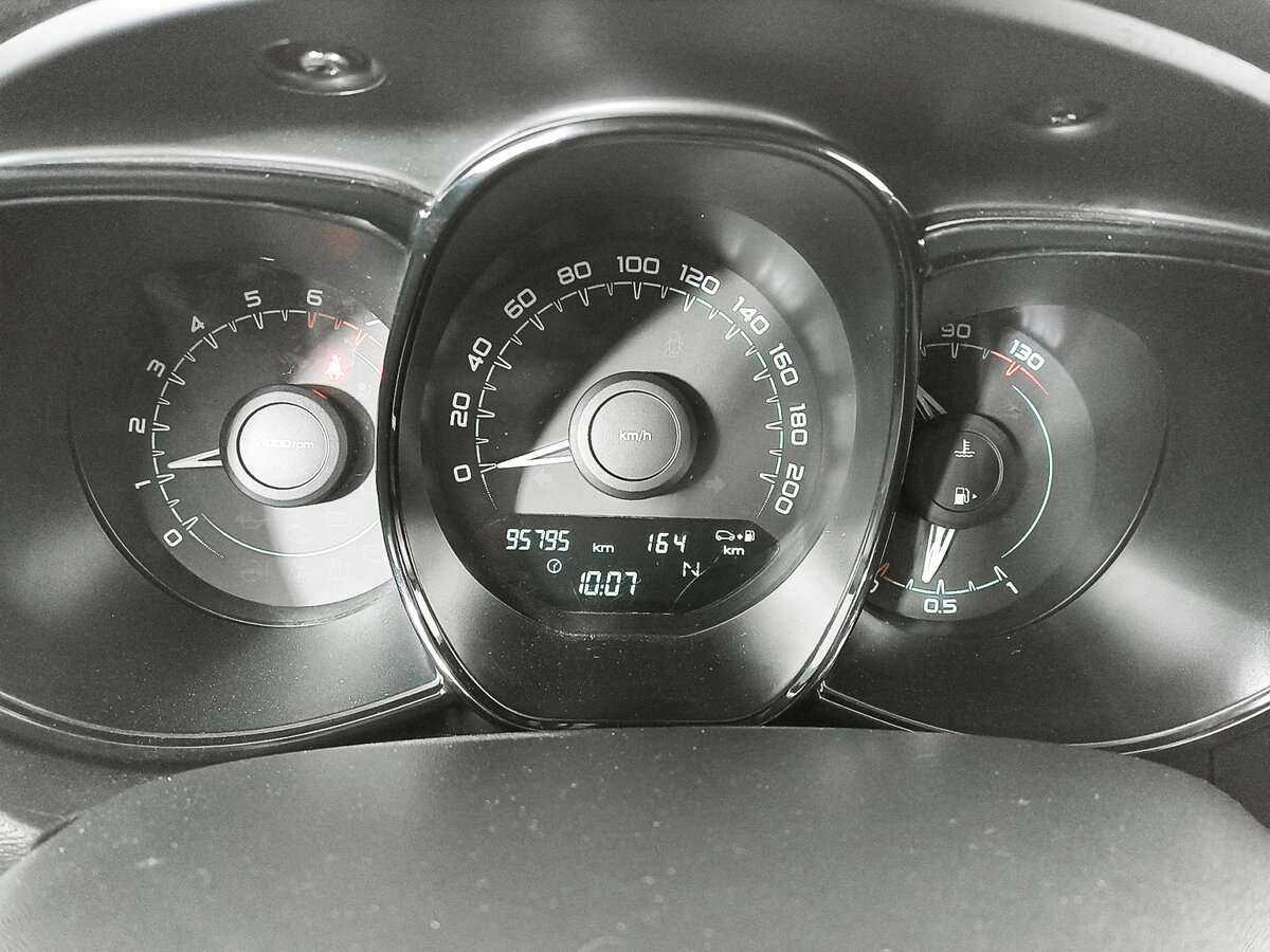 Купить Лада (ВАЗ) Веста, 2015, 95 778 км.. Фото: #9