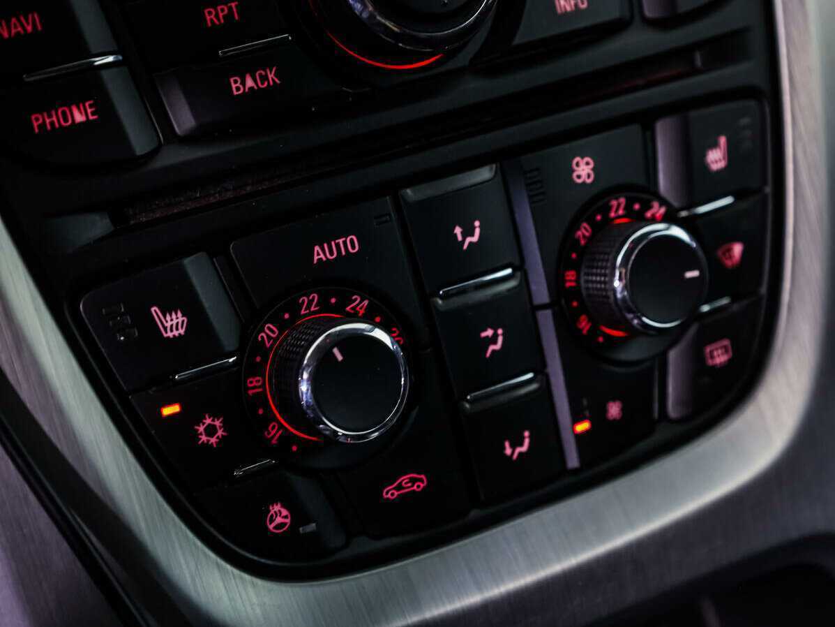 Купить Опель Астра, 2012, 193 645 км.. Фото: #13