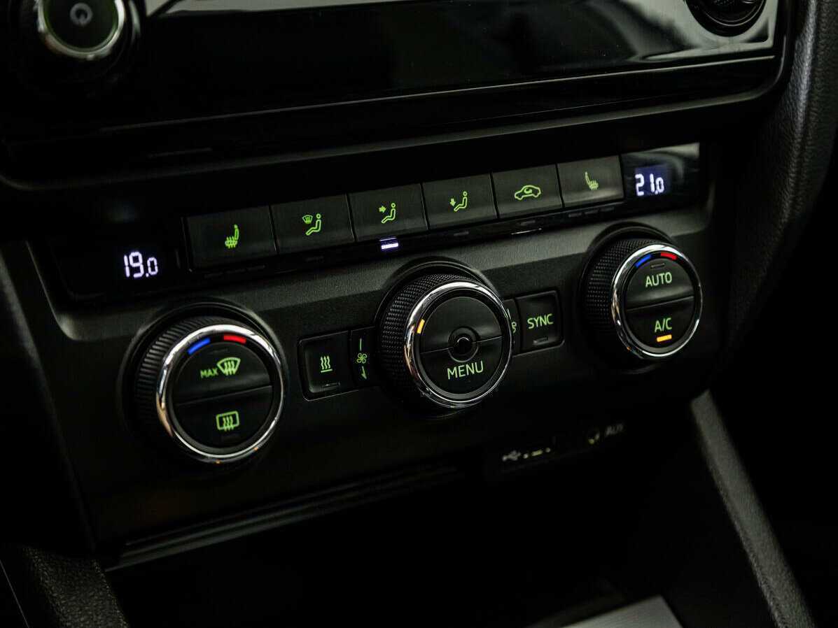 Купить Шкода Октавия, 2016, 166 346 км.. Фото: #16