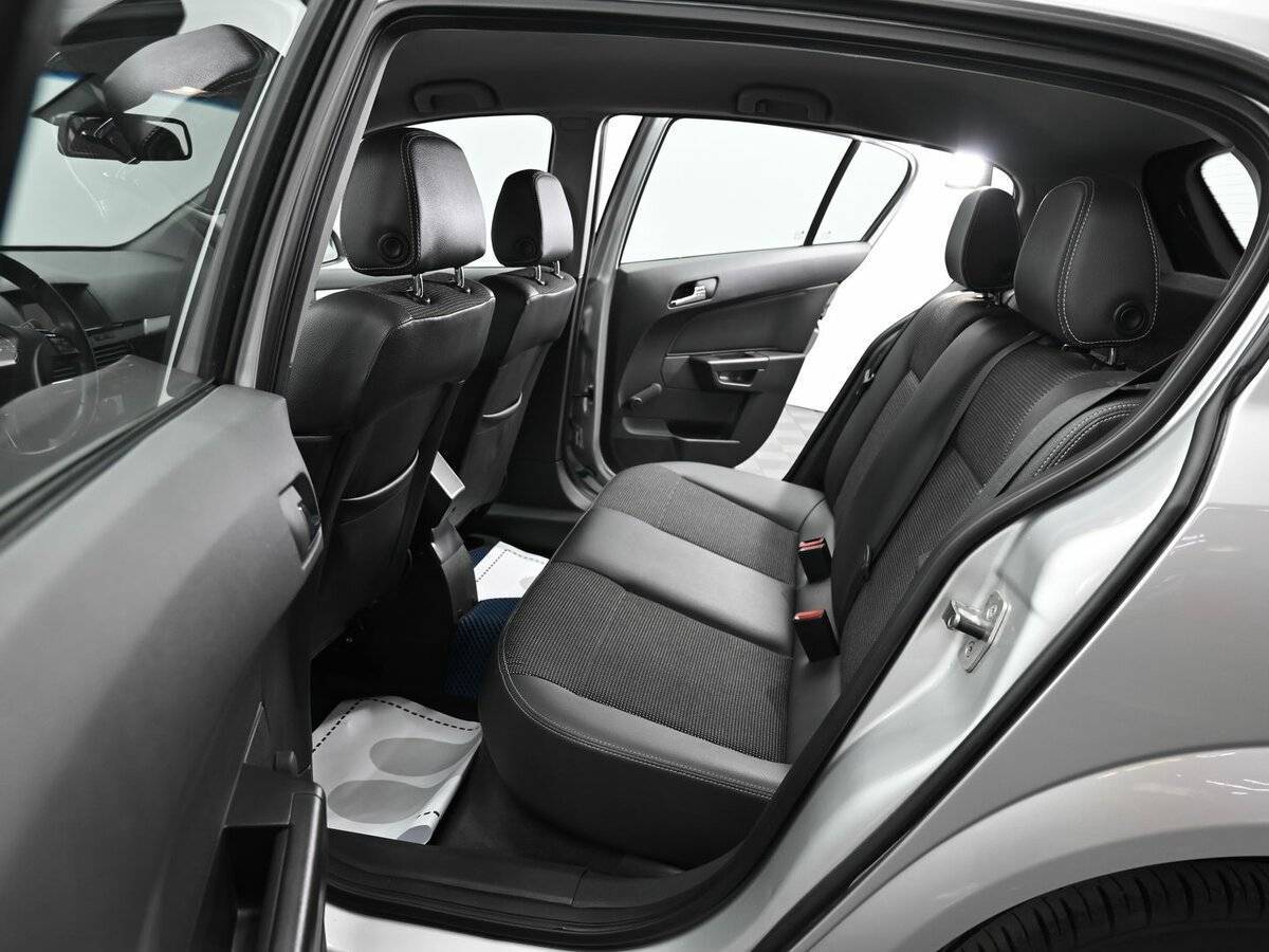 Купить Опель Астра, 2012, 154 000 км.. Фото: #12